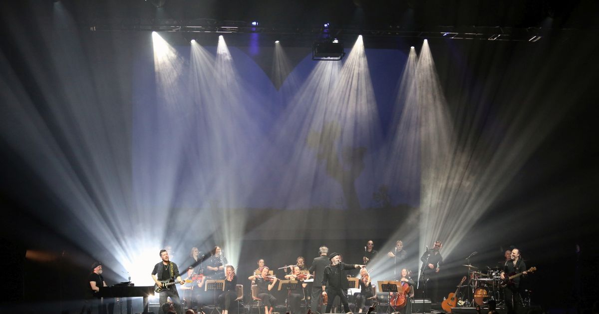 Beyond the Music, U2 Greatest Hits — Orchestra Version 26-27